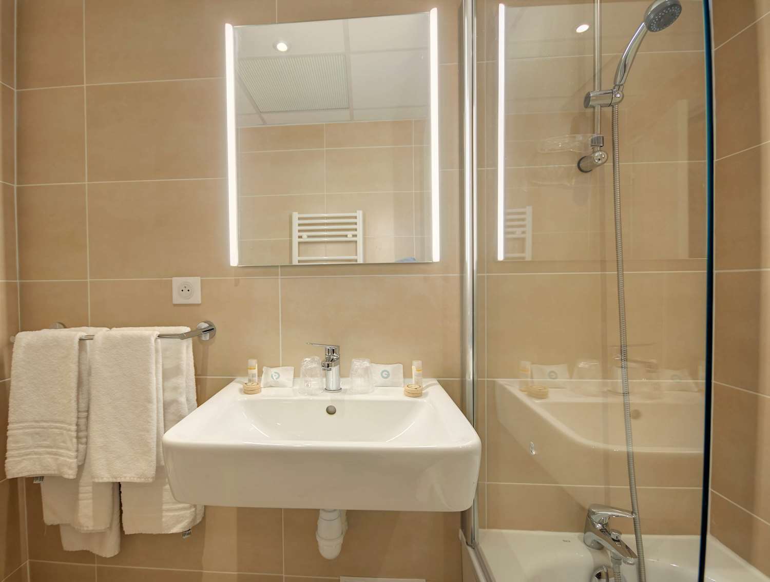 Best Western Domaine De Roquerousse سالو دو بروفونْسْ المظهر الخارجي الصورة
